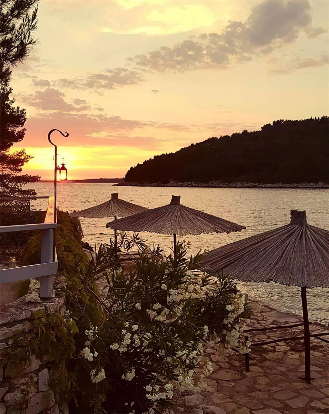 Holiday Home Sunny Side Vela Luka Exterior foto